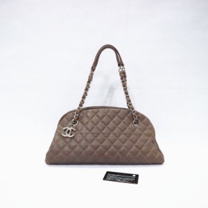 Bolso de hombro de la Sra. Chanel