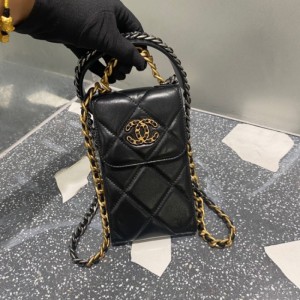 chanel 19ショルダーバッグトランペットブラック