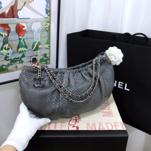 Sra. Chanel Bolsos de hombro Chanel