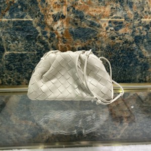 Pouch bolso de hombro mini blanco