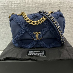 chanel 19ショルダーバッグ