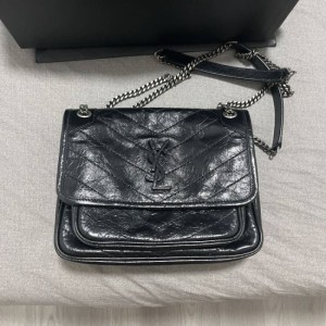 Yves Saint Laurent bolso de hombro Niki bebé clásico negro