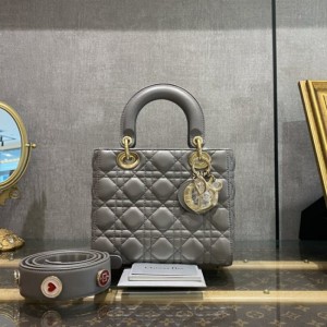 Bolso Lady Dior cuatro casillas grises