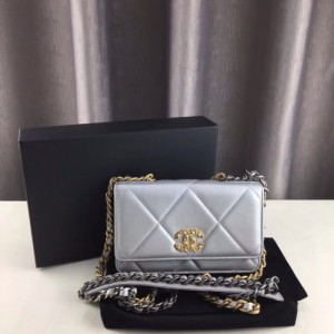 シャネルレディースショルダーバッグChanel woc 19 bag