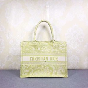 Bolso de la Sra. Dior