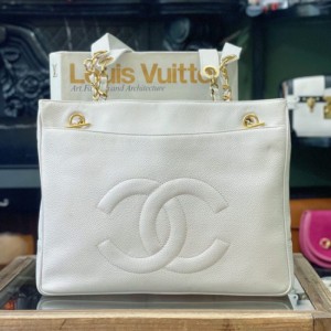 Bolso de hombro de la Sra. Chanel Chanel bolso de leche en polvo de caviar blanco Chanel