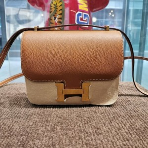 Bolso de hombro de la Sra. Hermes Hermes mini kangkang Golden Brown Gold Button