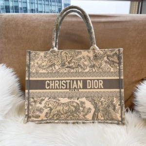 Bolso de hombro de la Sra. Dior