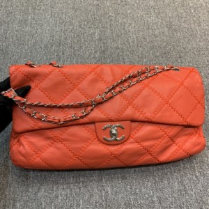 Bolsos de hombro de la Sra. Chanel Chanel Chanel cosido en el exterior bolsos de hombro de cadena de plata con patrón de Ling GE