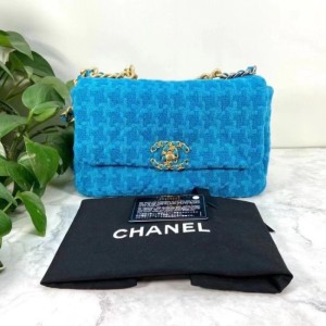 chanel 19ショルダーバッグMaxiブラック