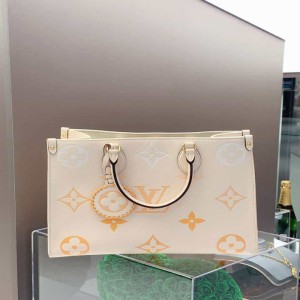 La Sra. Louis Vuitton tiene un bolso limitado en el medio de go.