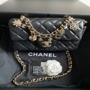 Insignia de bolso de Chanel Mini