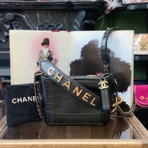 Bolso de hombro de la Sra. Chanel Chanel bolso callejero estampado de cocodrilo de oro negro