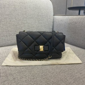  Ferragamo vara bolso de hombro peque?o negro