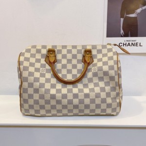 Bolso de Louis Vuitton LV White ChEss Plate sp30