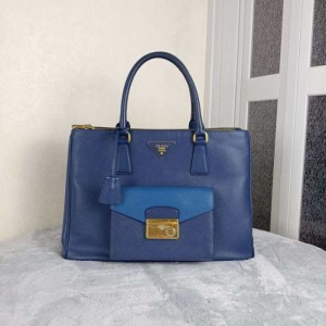 Bolso de la Sra. Prada bolso de la Sra. Prada bolso de la Sra. Prada bolso de la mujer