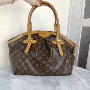 Bolso de mano de la Sra. Louis Vuitton