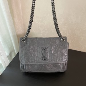  Yves Saint Laurent Niki bolso mediano gris