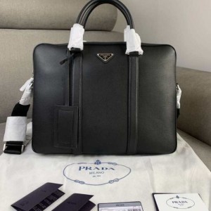 プラダメンズショルダーバッグprada