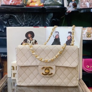 Sra. Chanel bolso de hombro Chanel lino tejido gran hebilla de oro beisao 30