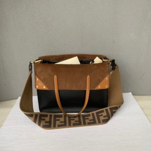 Bolsa de hombro de la Sra. Fendi