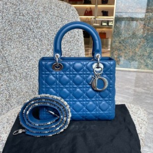 Bolso Lady Dior cinco casillas de azul