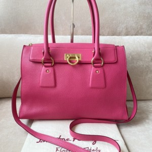 Bolso de la Sra. Ferragamo Ferragamo herradura abrochada bolso de mano