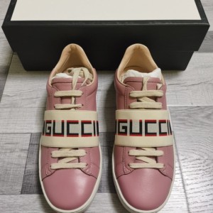 グッチのカジュアルシューズGucci 35