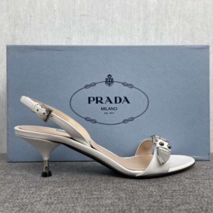 Sandalias  zapatillas para mujeres Prada