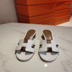 Sandalias  zapatillas de la Sra. Hermes