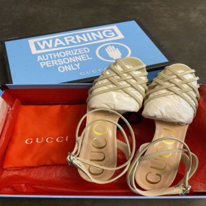 Zapatos de tacón alto de la Sra. Gucci