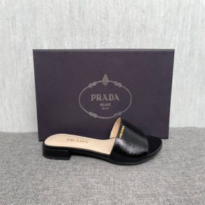 Sandalias  zapatillas Prada