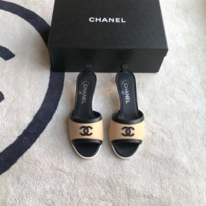 Sandalias  zapatillas de cristal de la Sra. Chanel