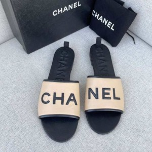 Sandalias  zapatillas Chanel