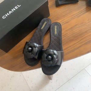 Sandalias  zapatillas de Chanel sandalias de camelia negra de Chanel