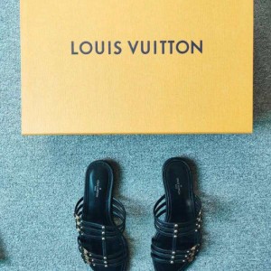 Sandalias  zapatillas de la Sra. Louis Vuitton