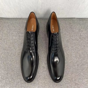 Zapatos de cuero para hombres Dior