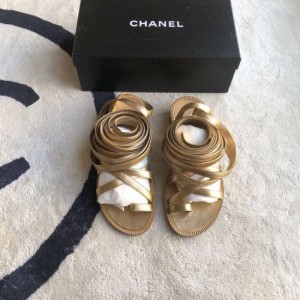 Sandalias  zapatillas de la Sra. Chanel de piel completa