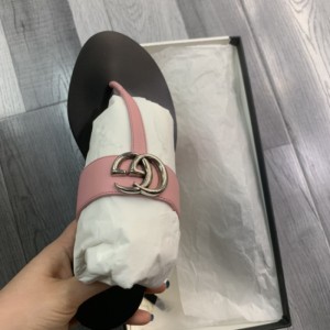 Sandalias  zapatillas Gucci 37