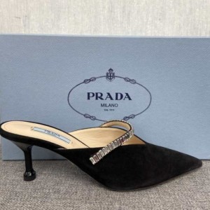 Sandalias  zapatillas para mujeres Prada