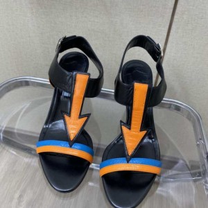 Sandalias  zapatillas para mujeres Prada