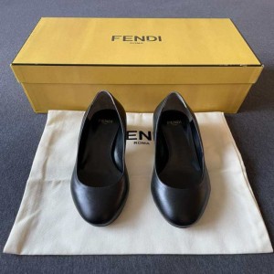 Zapatos de tacón bajo  medio para mujeres Fendi