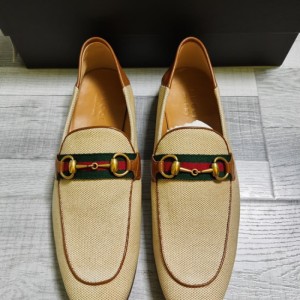 グッチのカジュアルシューズGucci 9サイズ