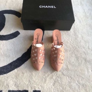 Sandalias, zapatillas, tacones altos de la Sra. Chanel