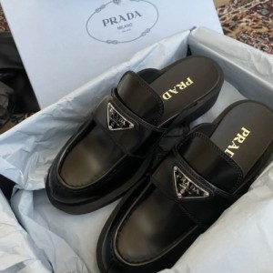 Sandalias  zapatillas de la Sra. Prada zapatillas negras lefu talla 35