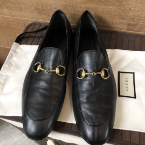 Zapatos de cuero para hombres de bobali Gucci Gucci zapatos de cuero negros para hombres con botones de caballo y zapatos de cuero casuales