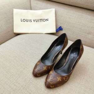 Zapatos de mujer con tacones altos de la Sra. Louis Vuitton