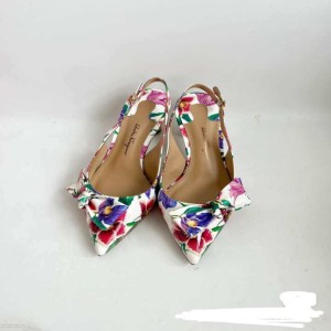 Sra. Ferragamo zapatos de talón bajo  medio lacado flores de talón medio Baotou