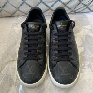 Zapatos casuales para hombres Louis Vuitton