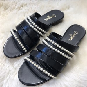 Sandalias  zapatillas de la Sra. Chanel zapatillas de cuero de perlas Chanel 37 talla 5